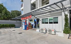 บี 32 อพาร์ตเมนต์